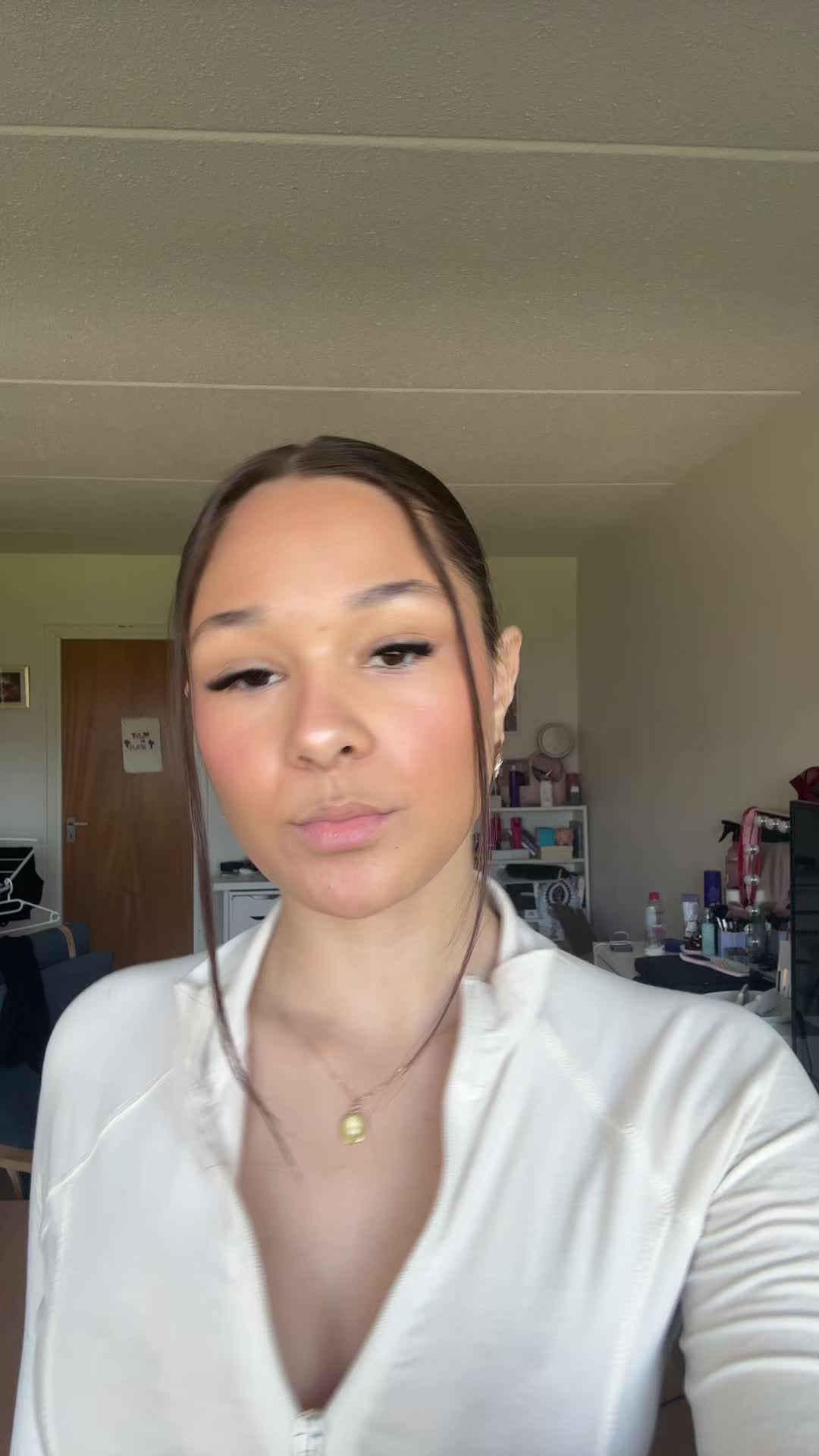 @𝒾
