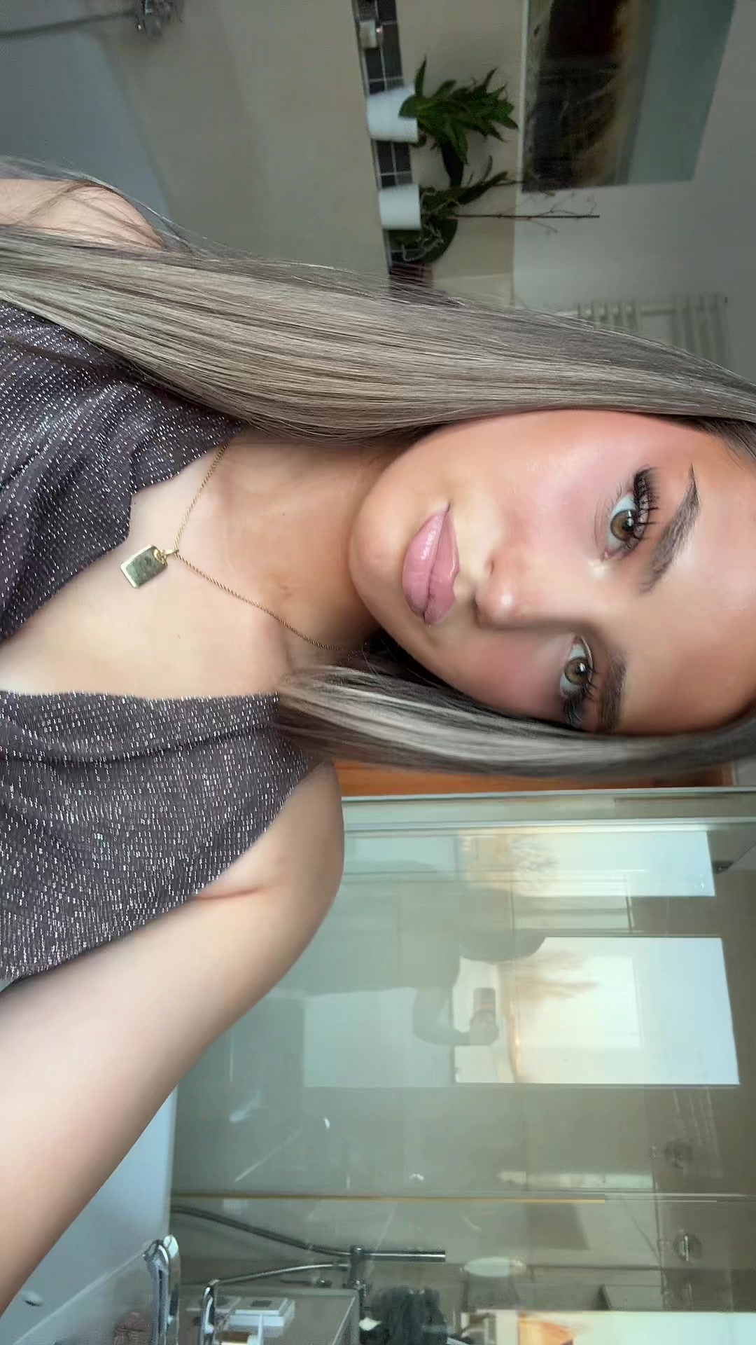 @𝐸𝑚𝑖𝑙𝑖𝑎