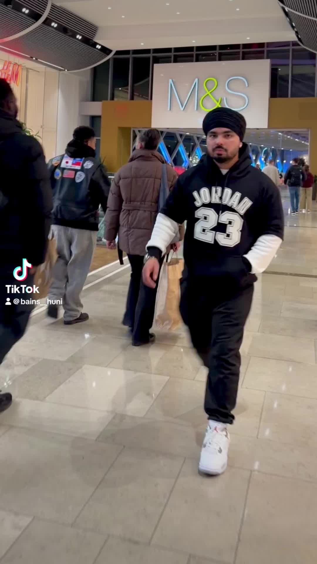 @itsxbains