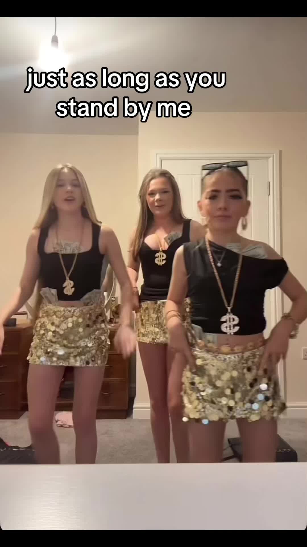 @💕bitches💕