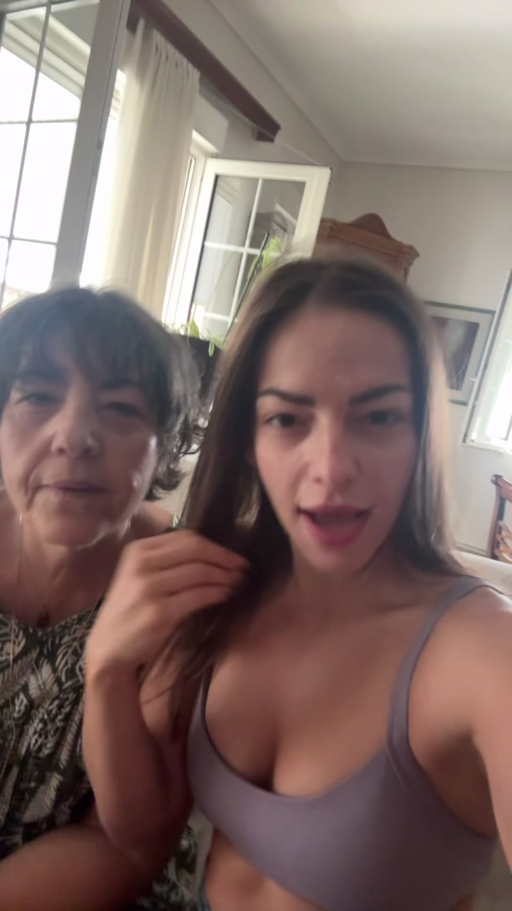 @vaniaapostolidou