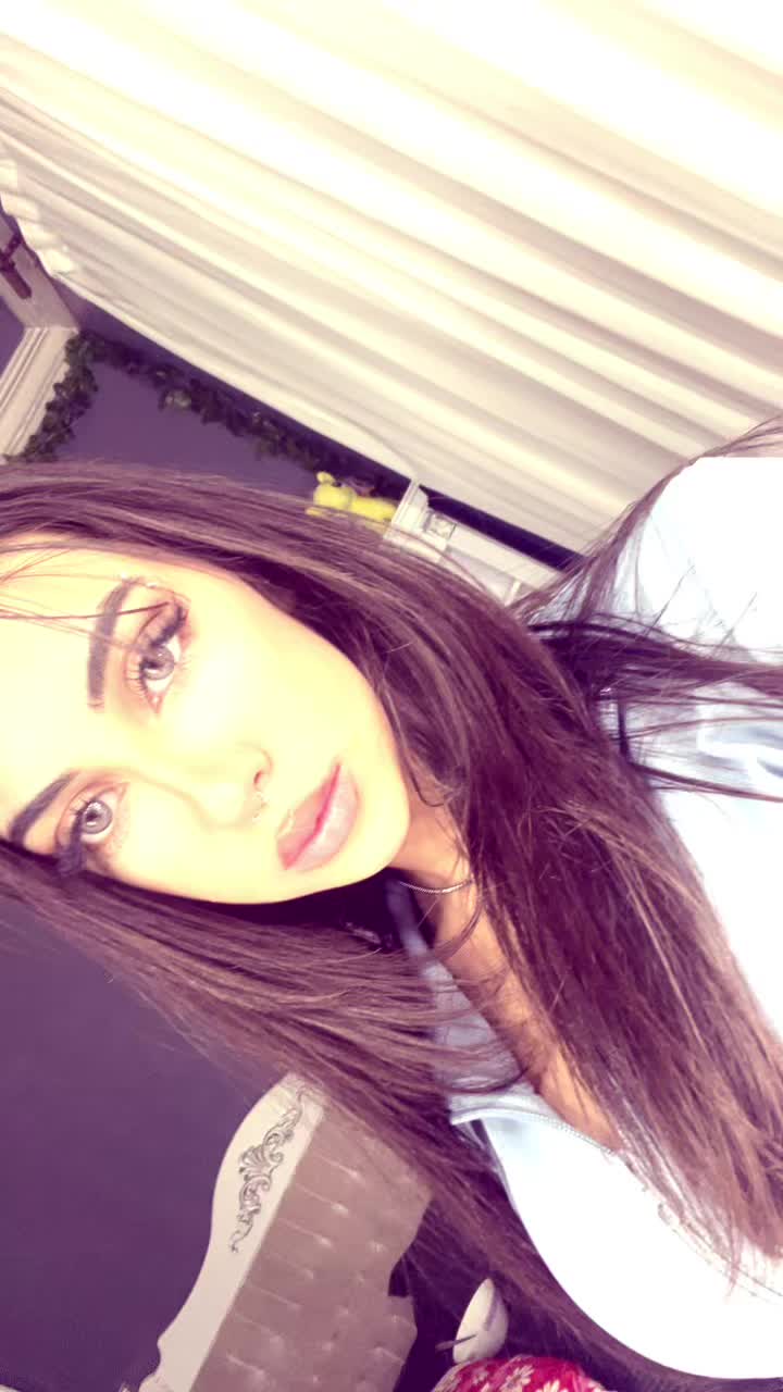 @heliiawi._