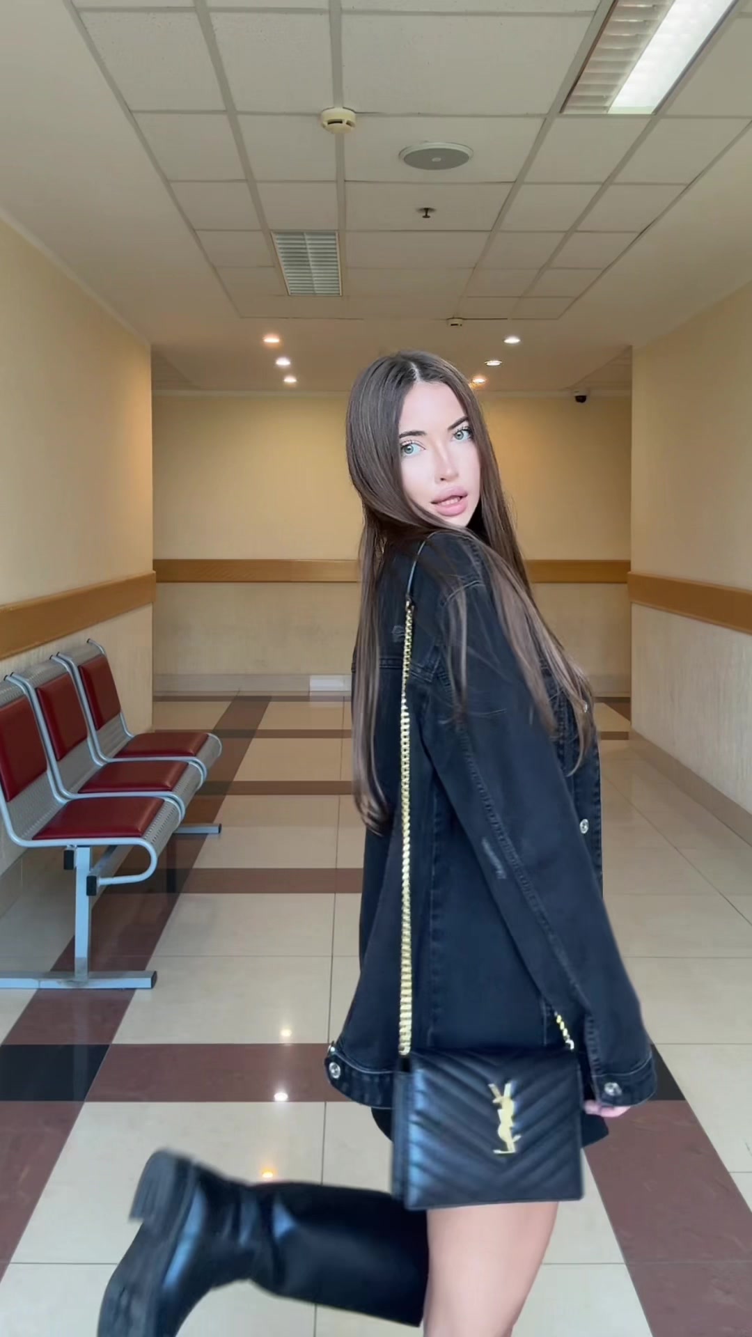 @Ellina