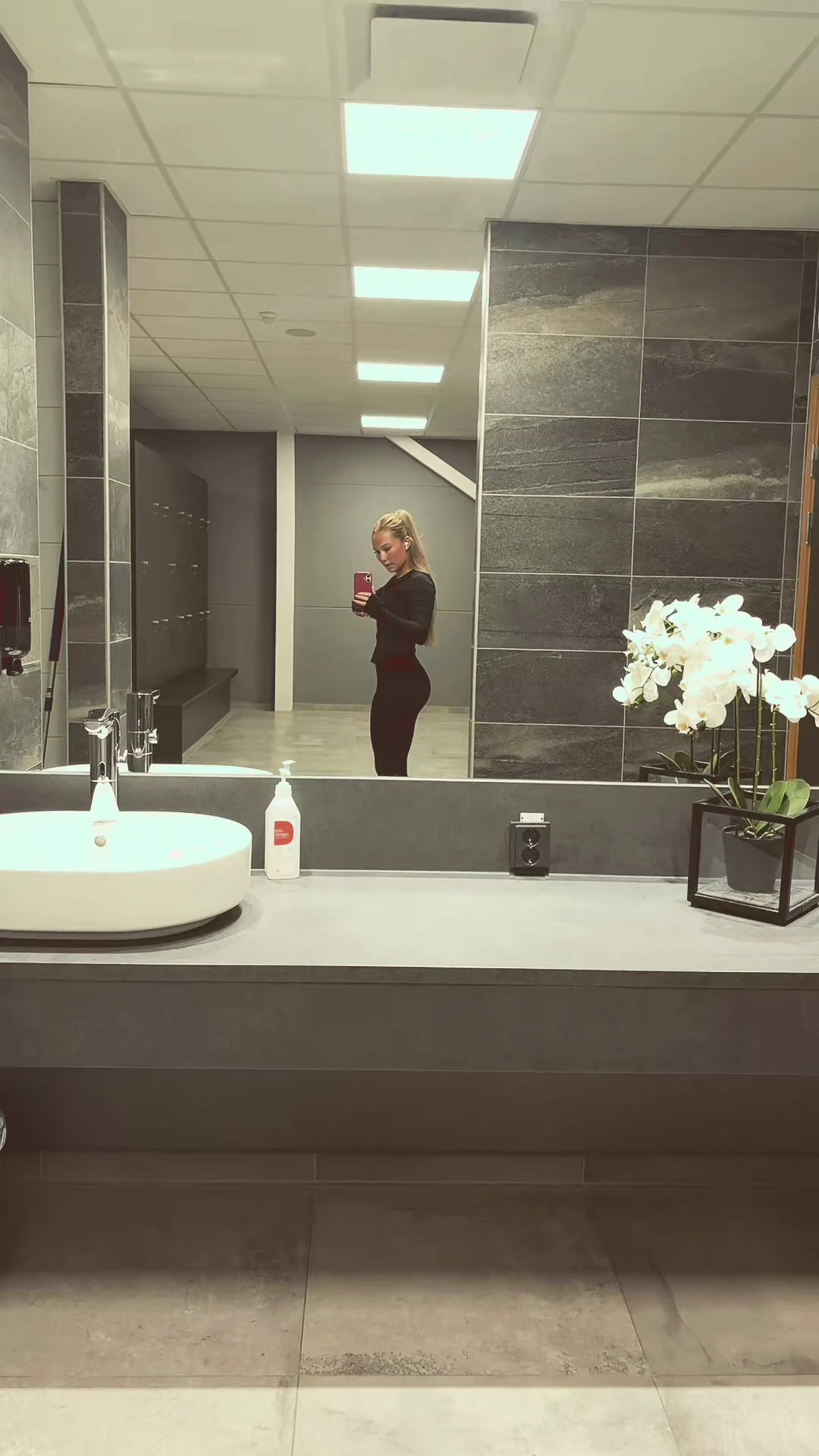 @lovafelicia