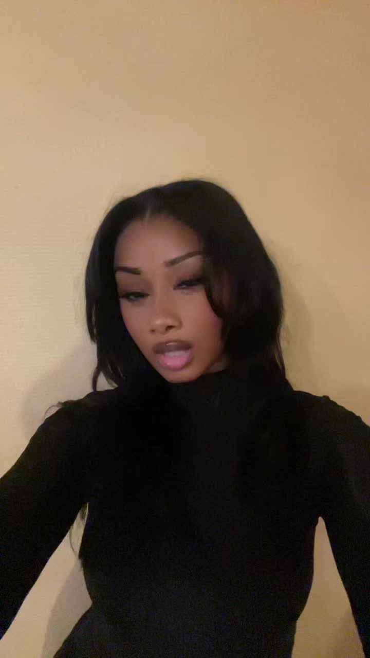 @CHAMPAGNE MAMÍ