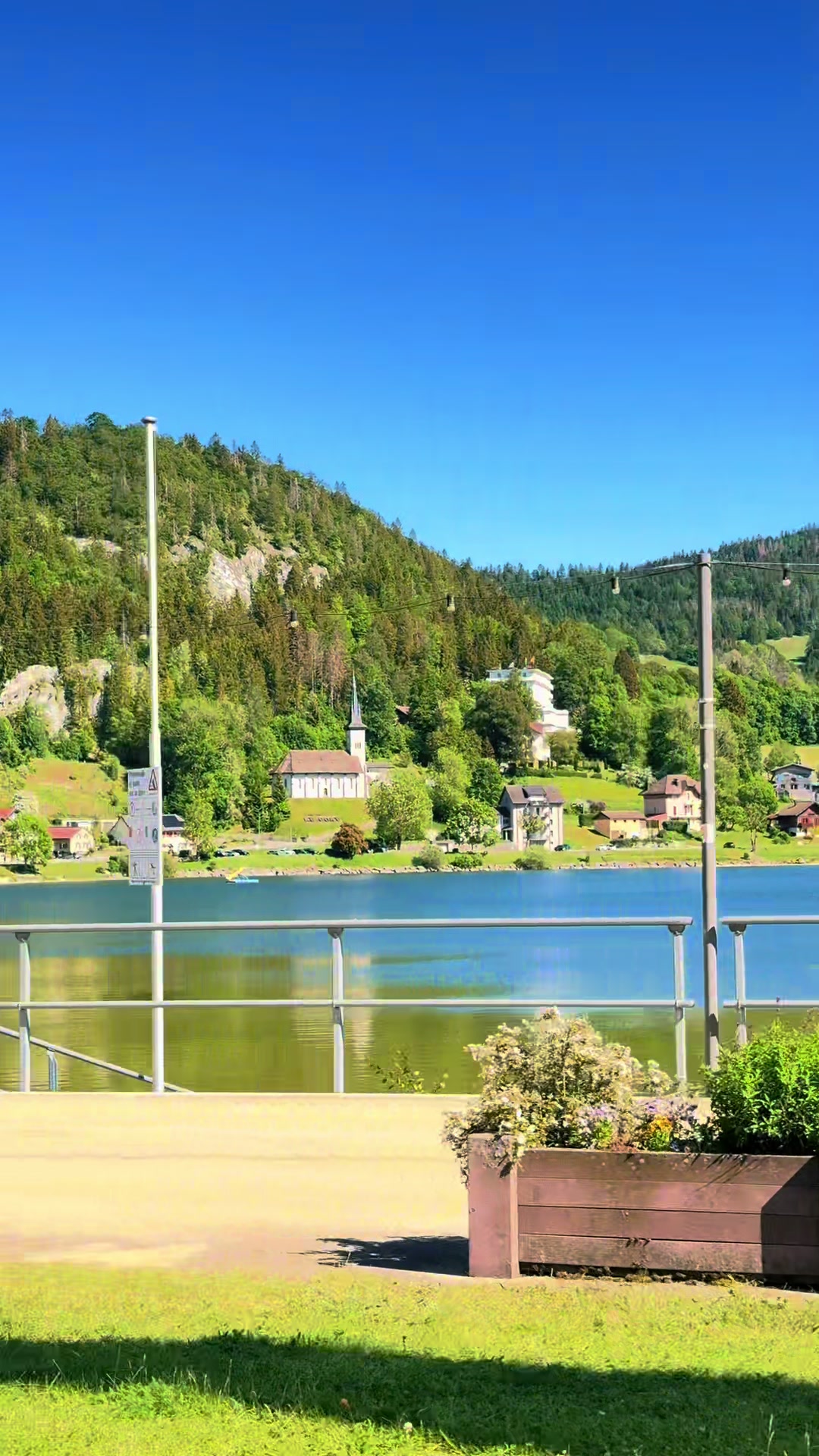 @Anastacia🇨🇭