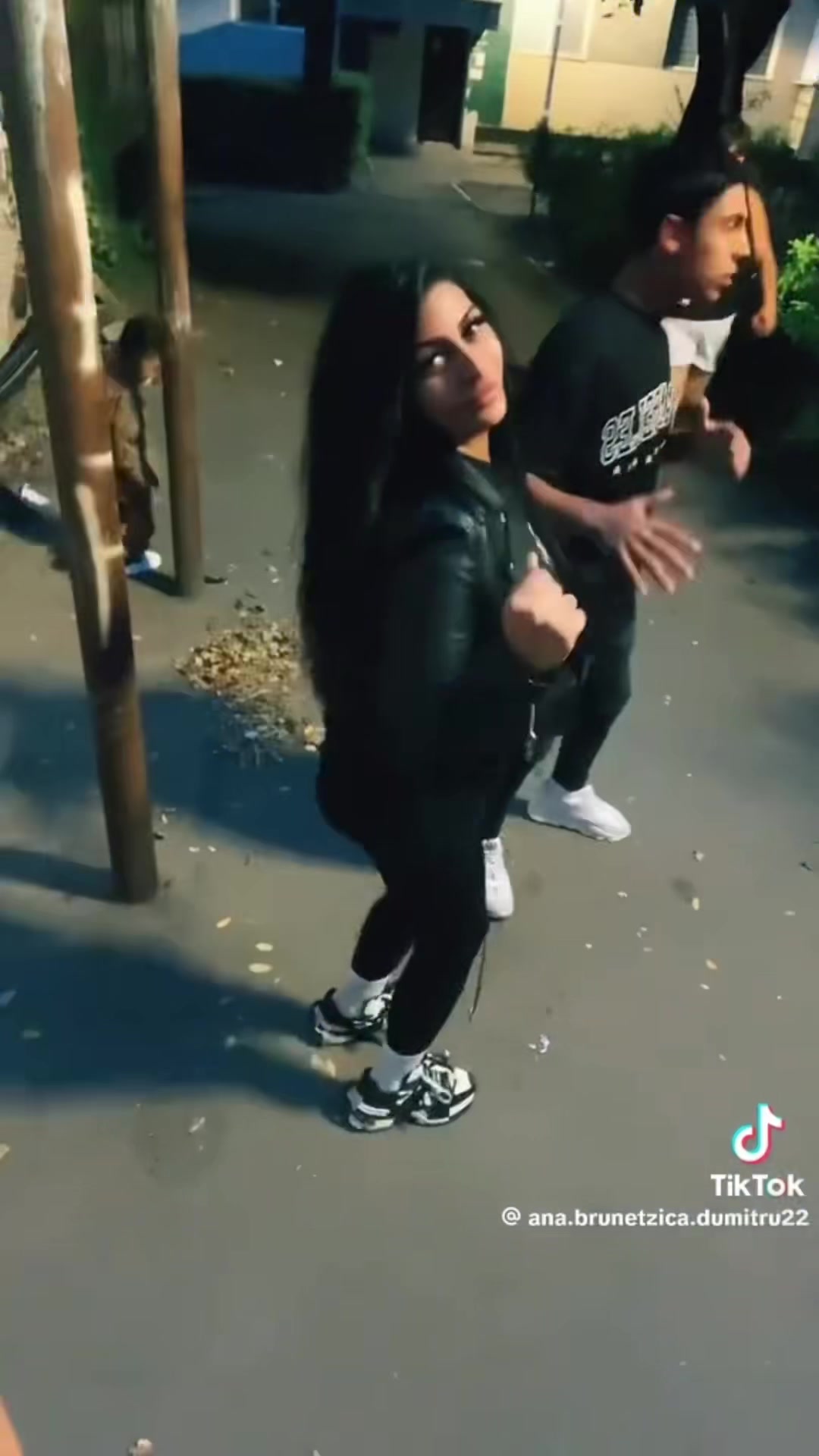 @Ana brunetica