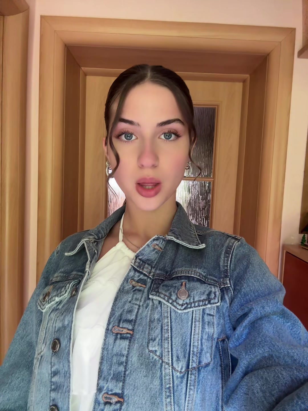 @𝐾𝑙𝑎𝑟𝑎 𝐽𝑎𝑚𝑛𝑖𝑘𝑎𝑟