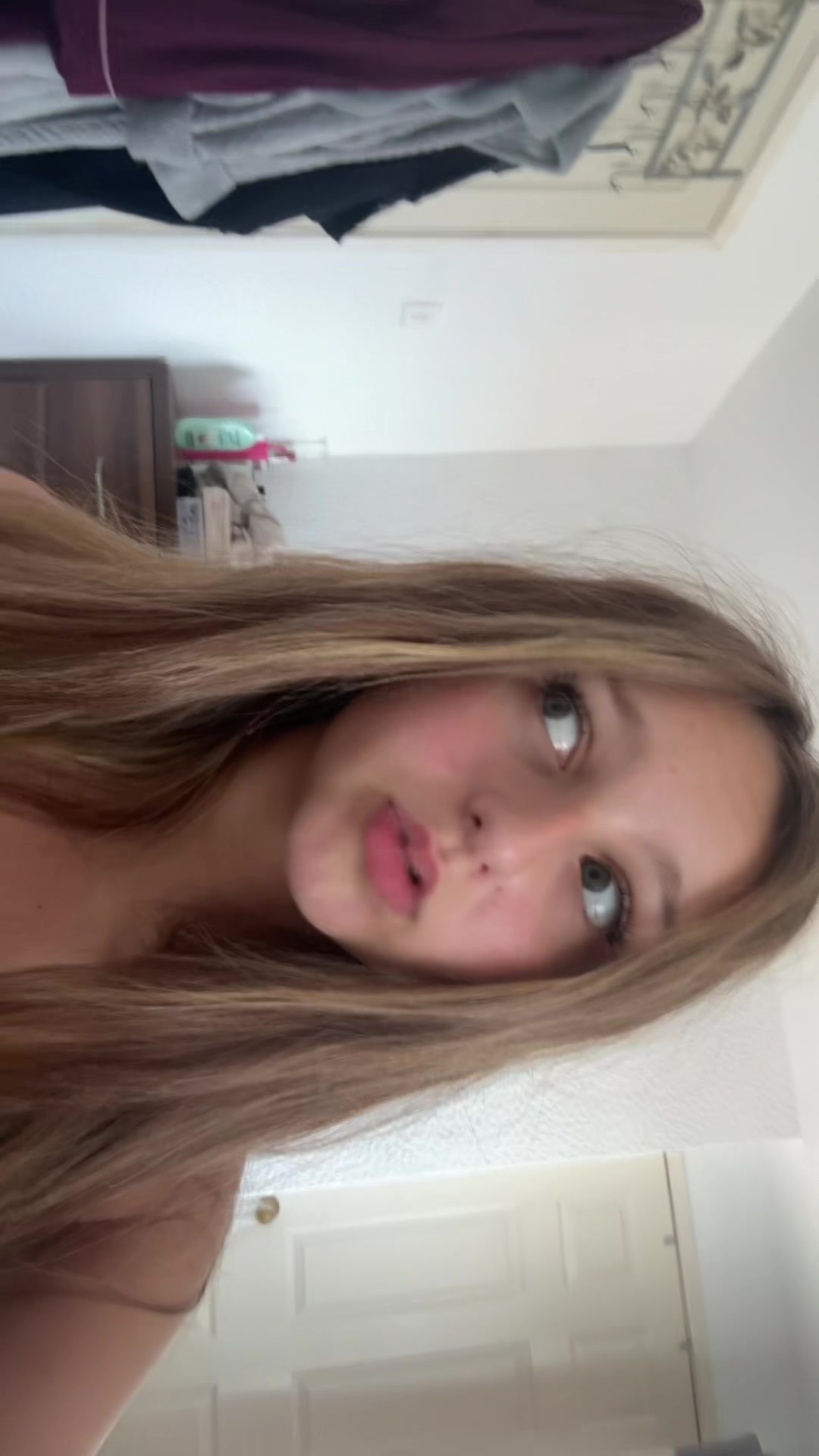 @￴