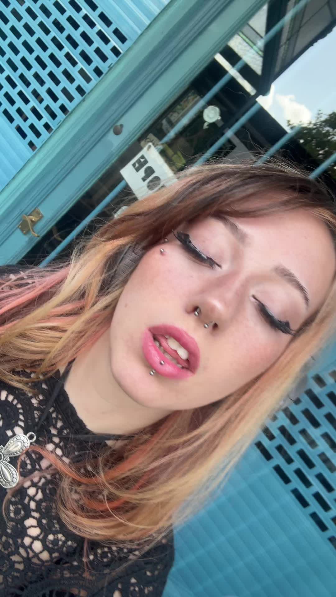 @Issylengdoeee
