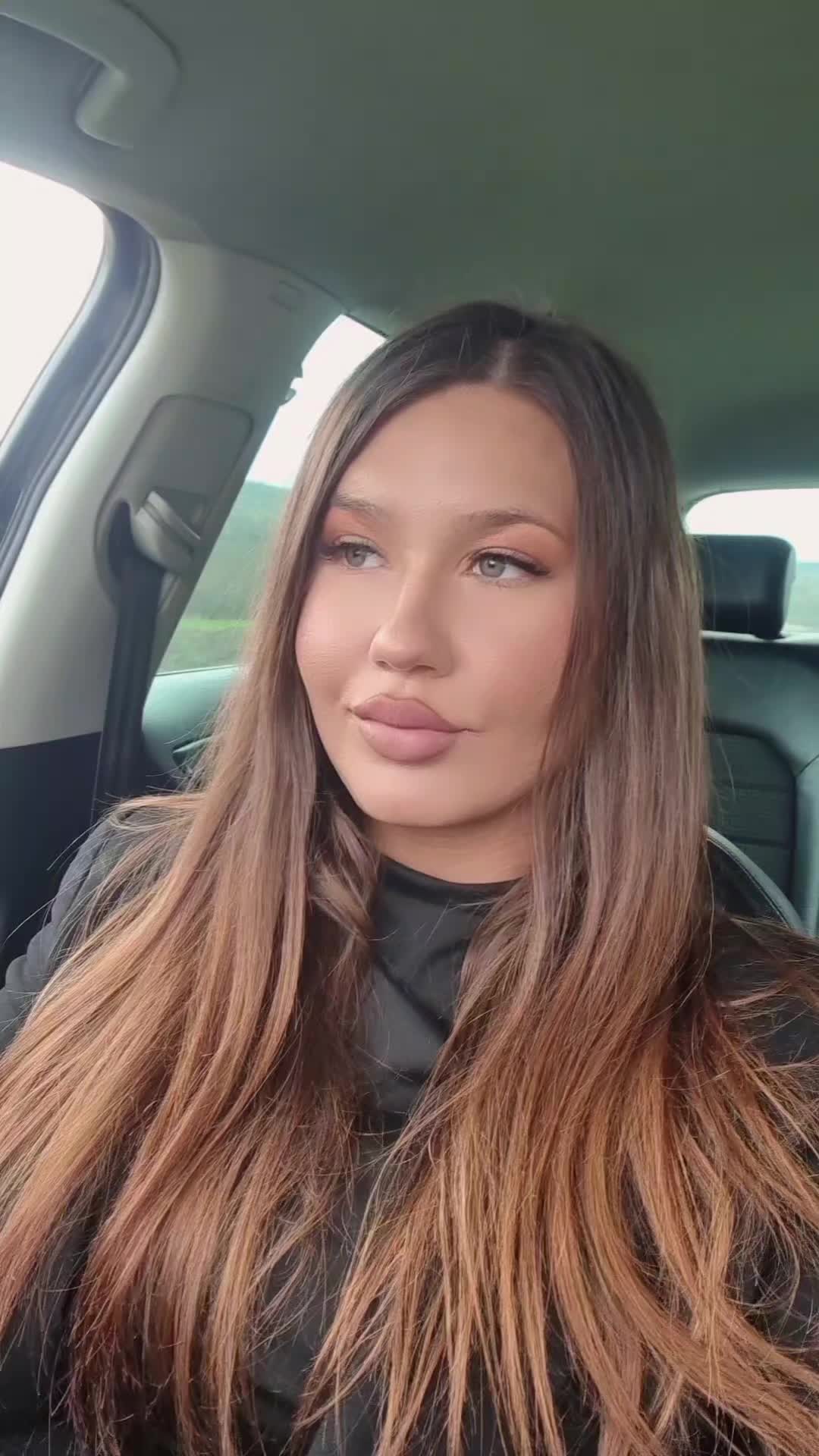 @Larisa Gabriella