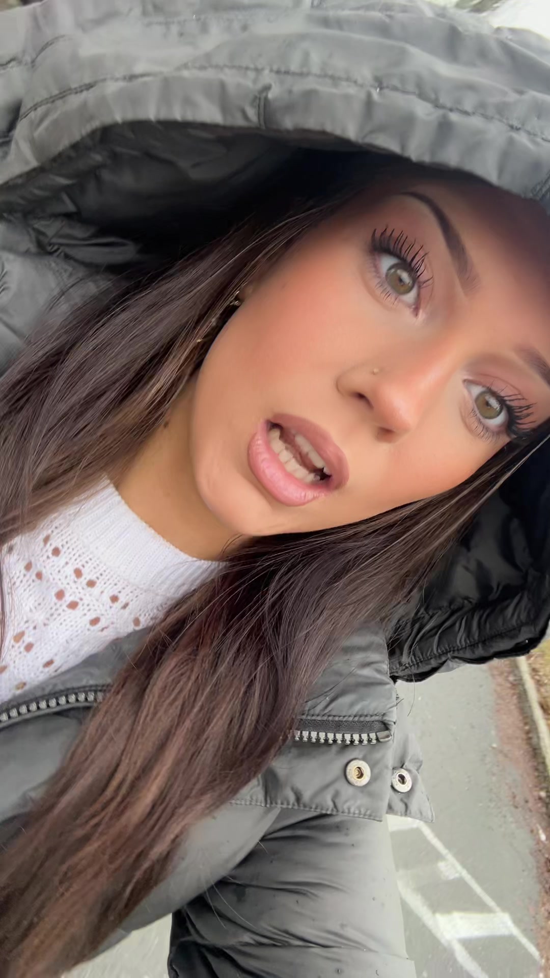 @️