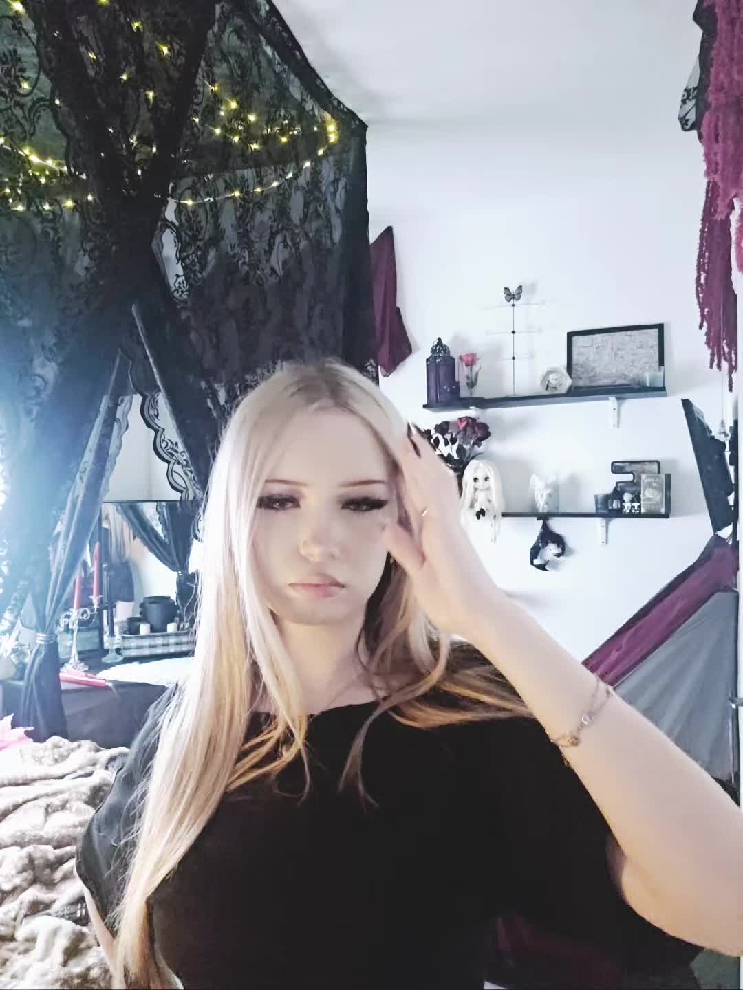 @𝐄 𝐌 𝐒 ꨄ