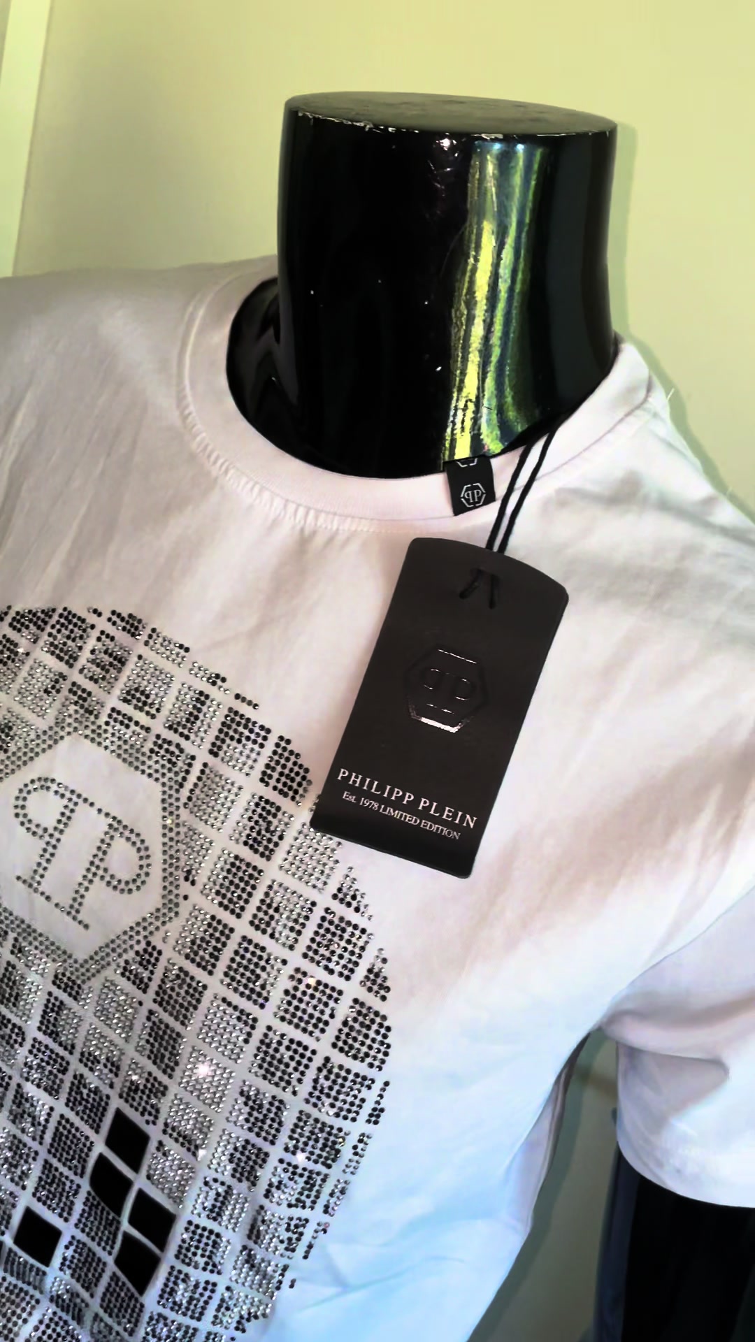 @Designerclothessverige