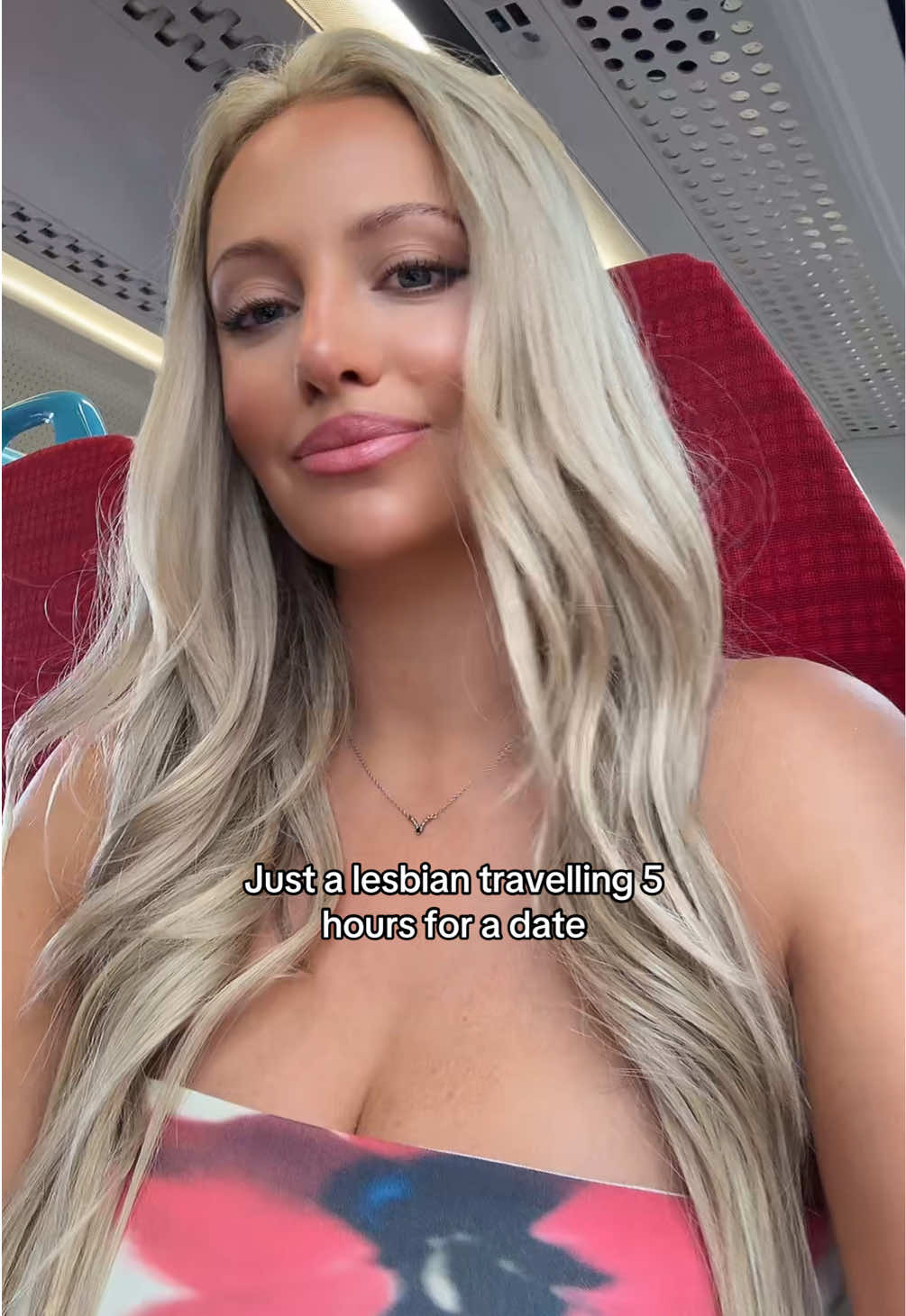 @Lisa J Evans sapphic author ⚢
