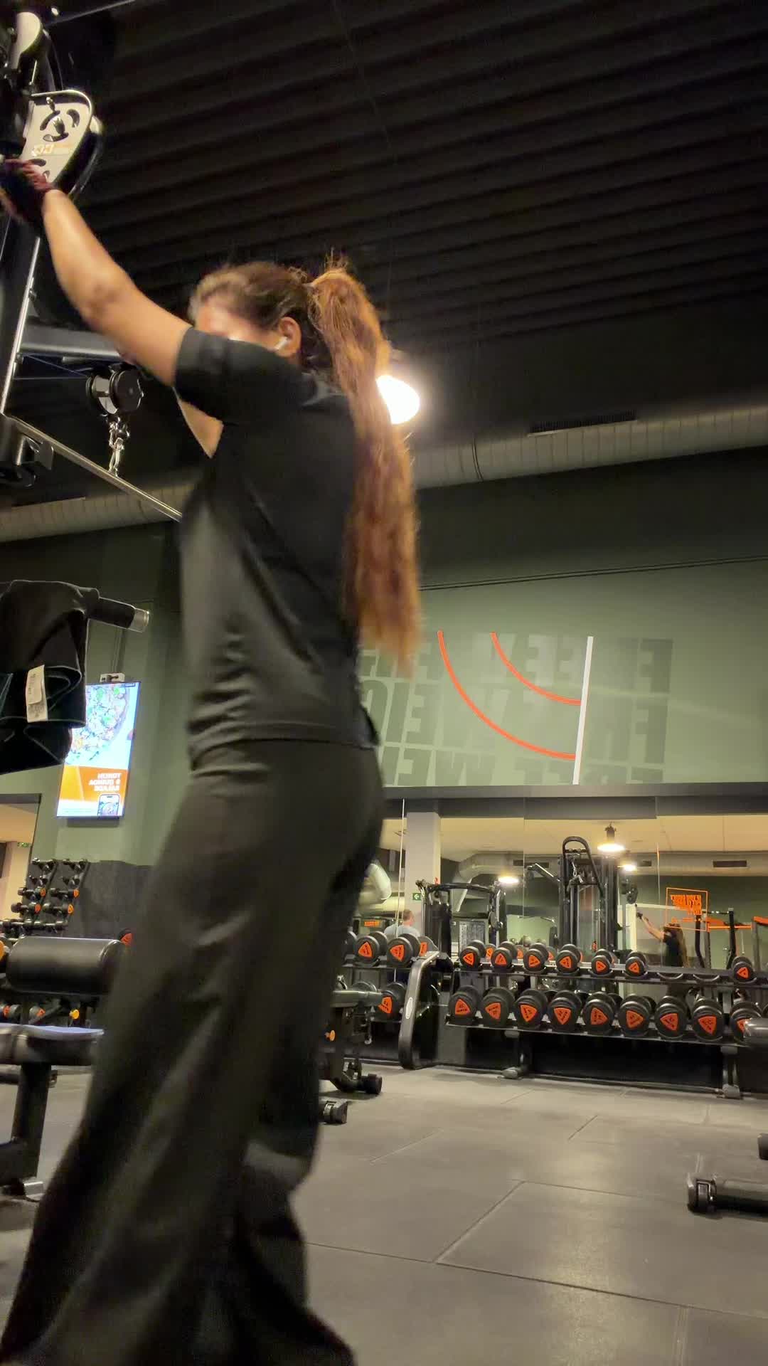 @Bella