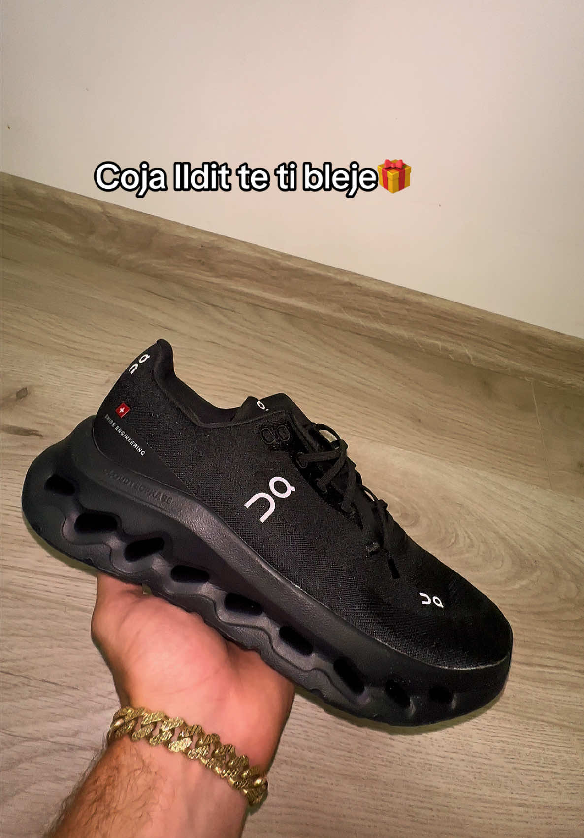 @erkicks.al