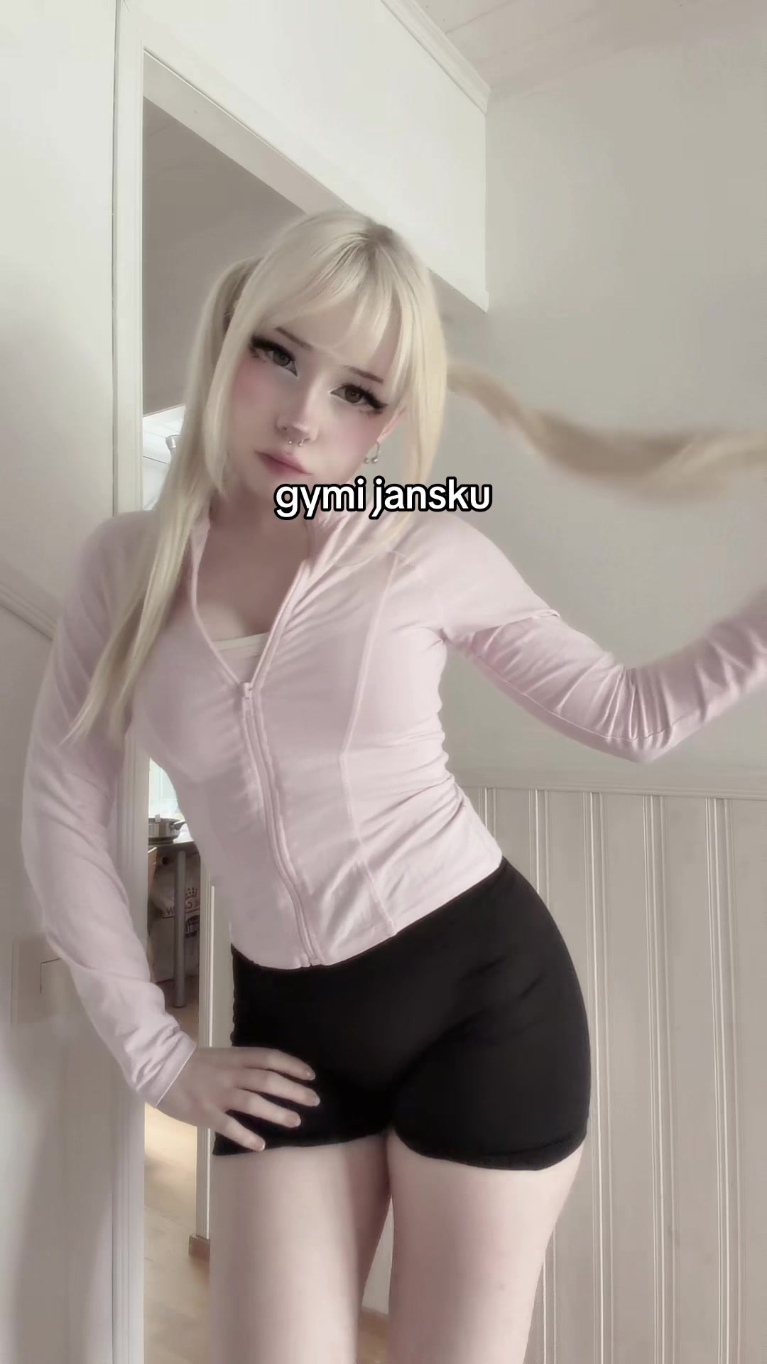 @pikkujanica