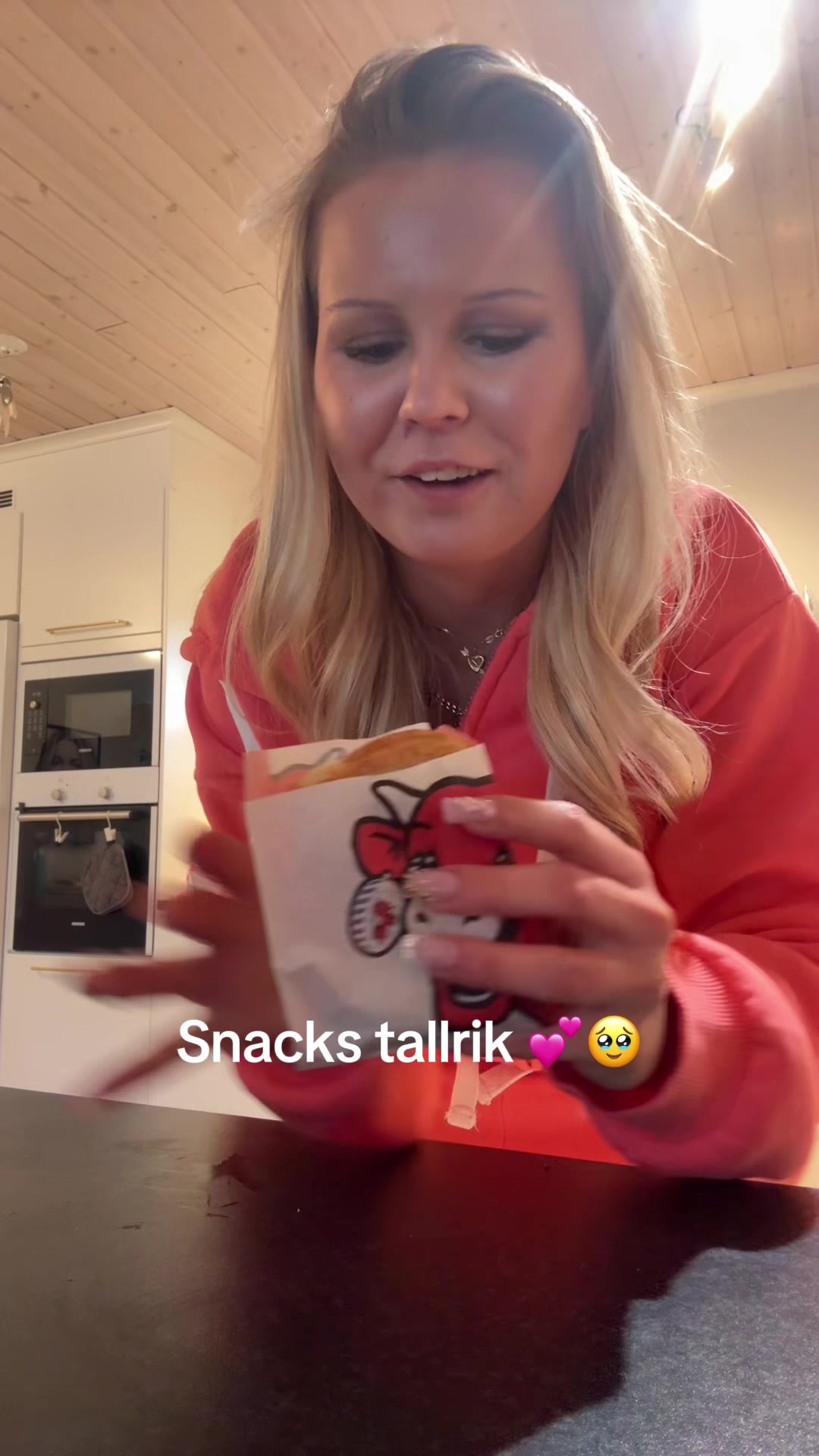 @Holly🛍️🥥🥂