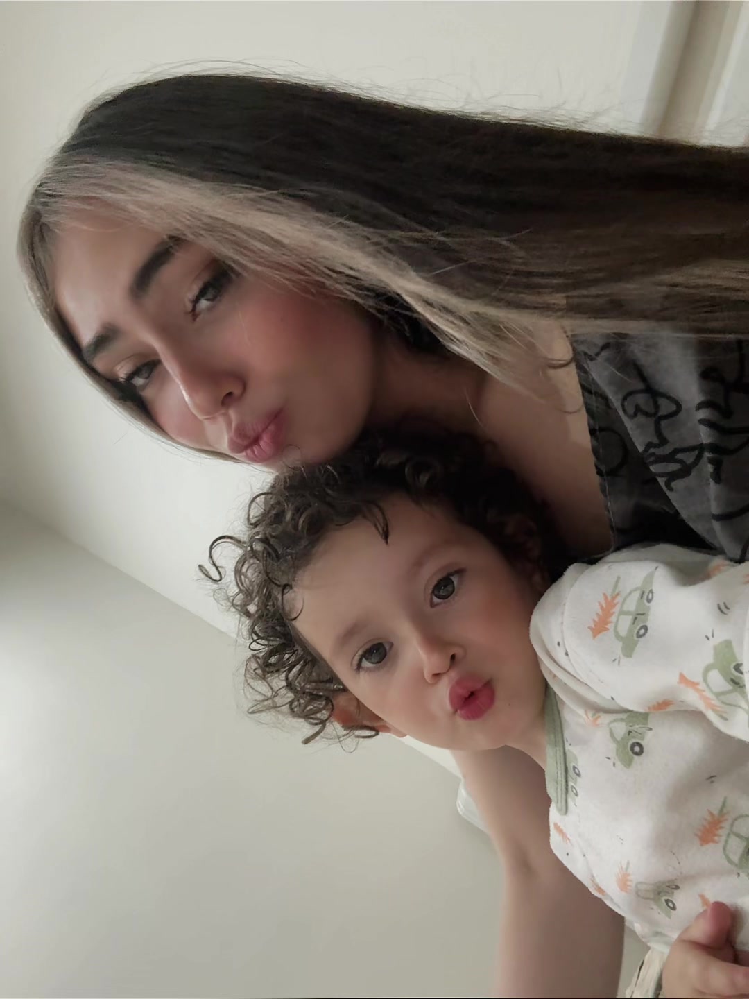 @Niayesh Khanian