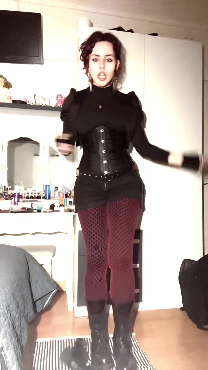 @thatgirlobsessedwithcats