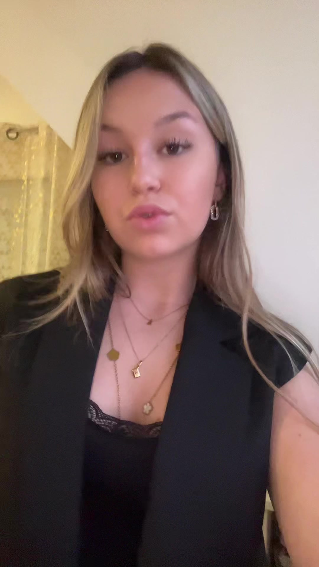 @𝒍𝒊𝒍𝒚-𝒋𝒂𝒅𝒆
