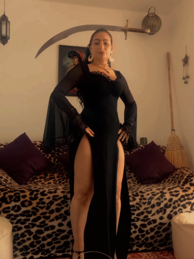 @Belly Dancer Loretta loren