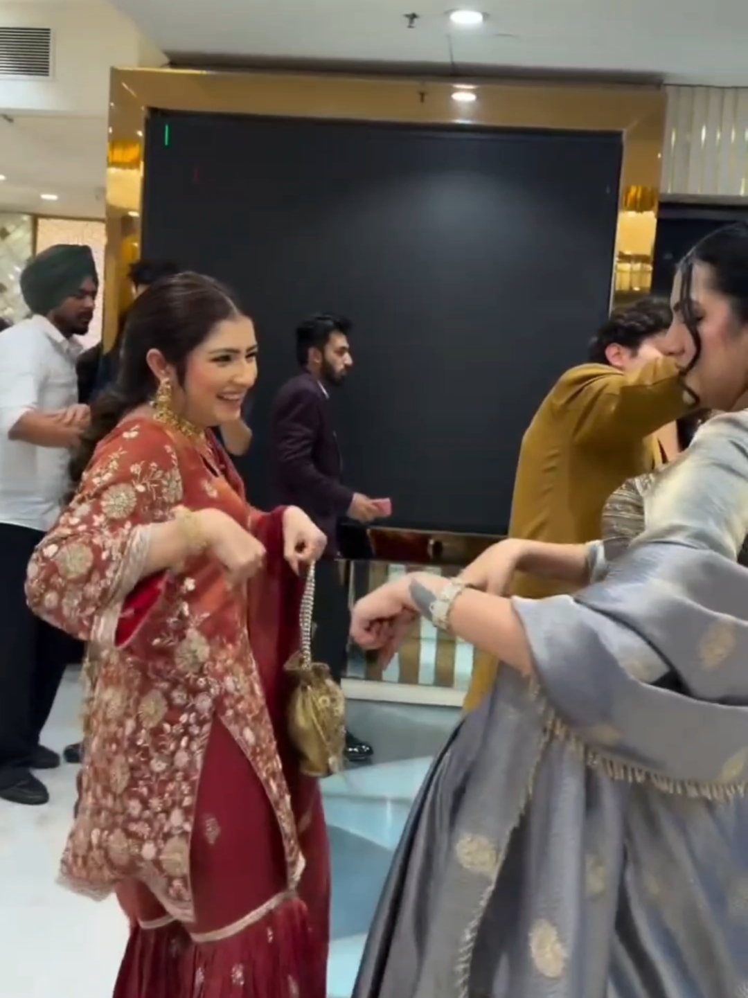 @Arshreet Kaur🐦🔥