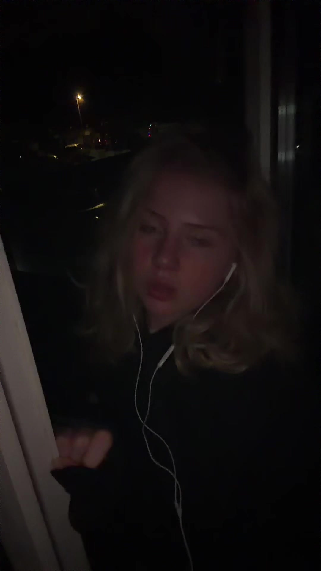 @𝔦𝔷𝔷𝔶