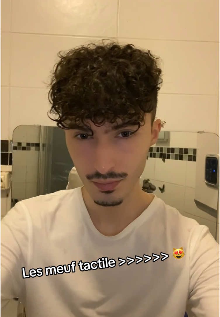 @Eneskoo75 🥊⚽️🗽🧿
