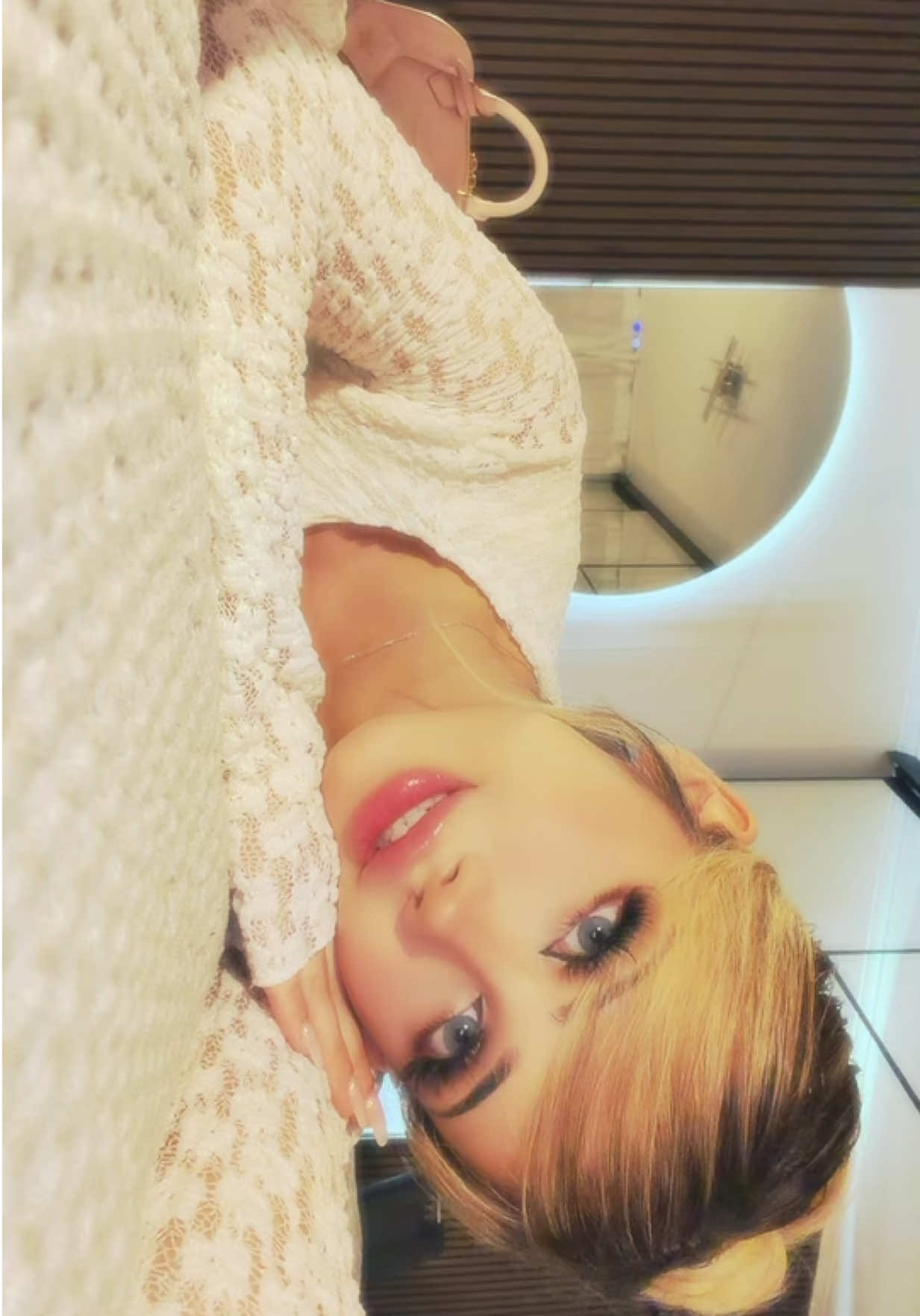 @𝐋𝐢𝐬𝐚