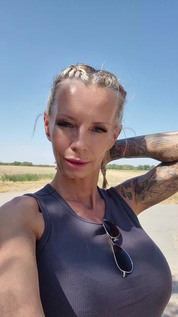 @mrs_lady_smiths