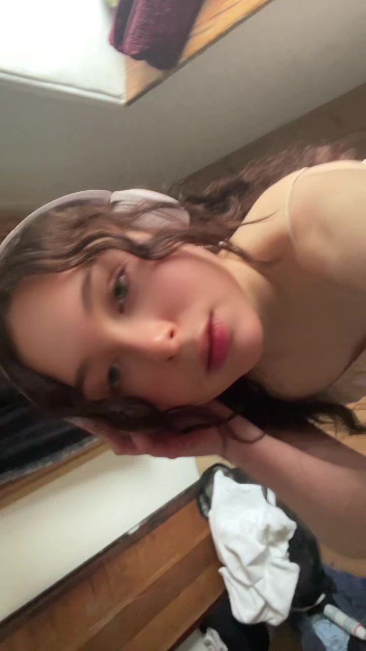 @Amber_petite_fawn