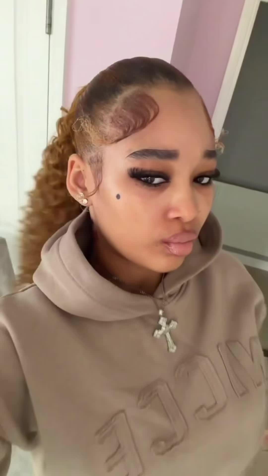@𝐋 𝐈 𝐀́ 🩶.’