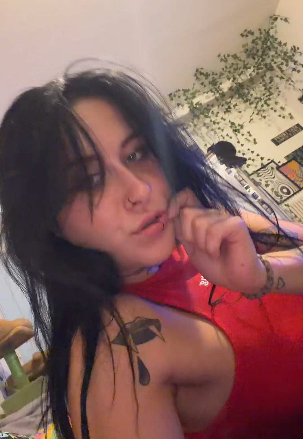 @🥀🕸️🩸she is art🦋⛓️🌱