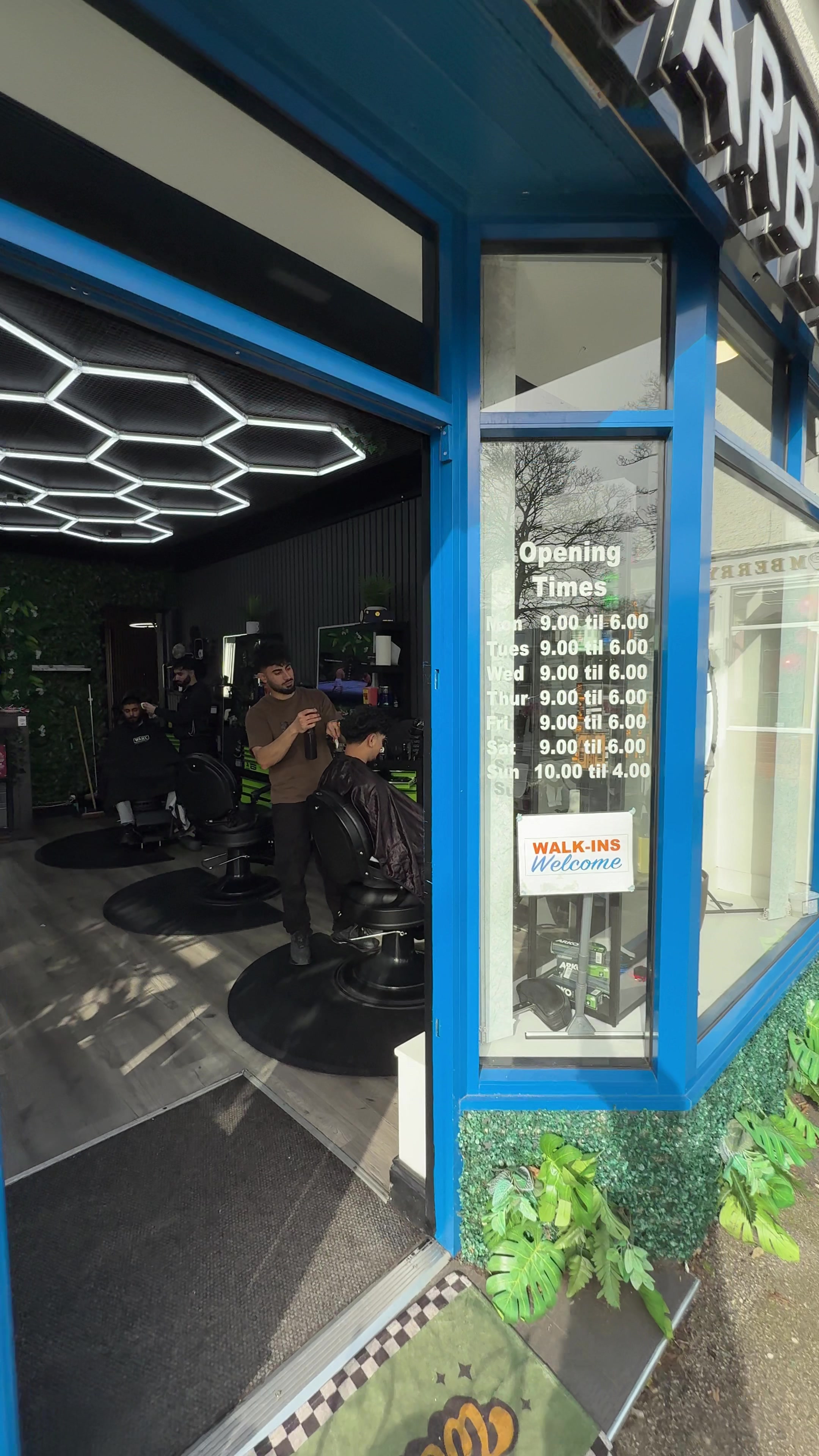 @Infinite barbers
