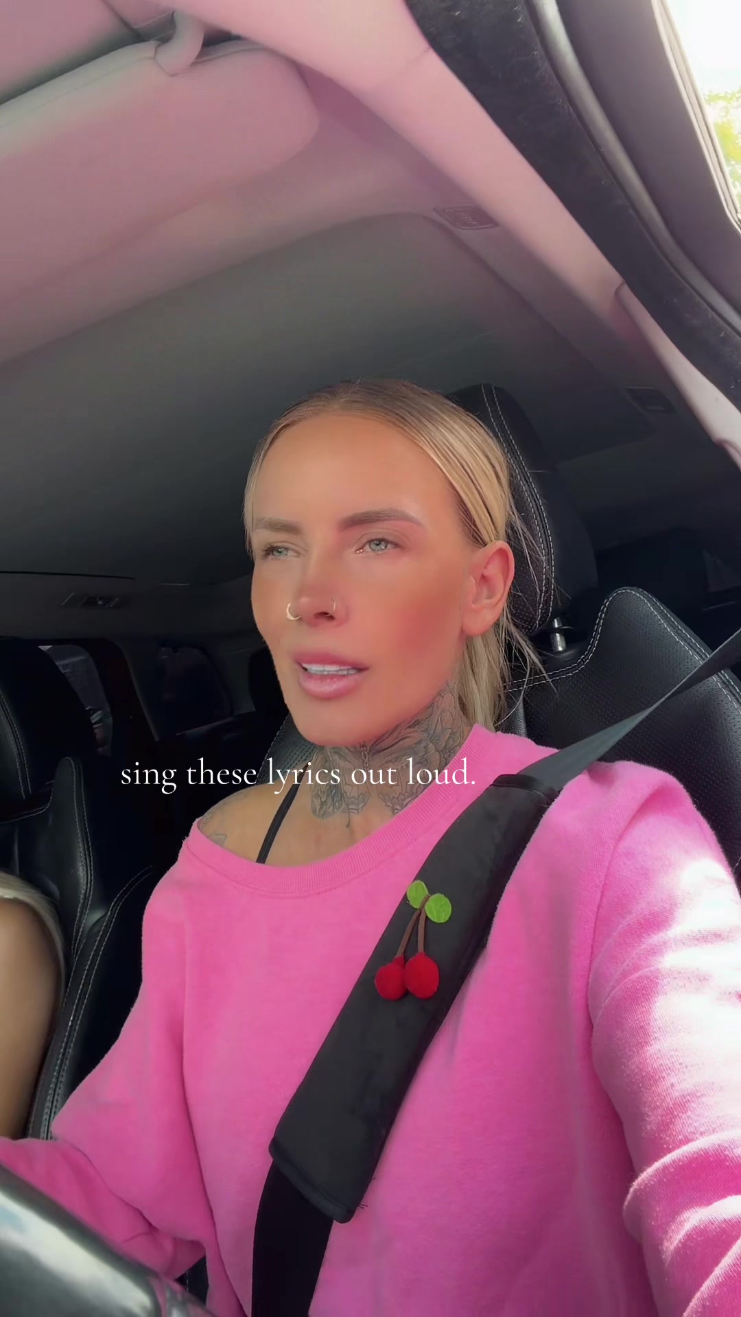 @Officialkelly_blonde
