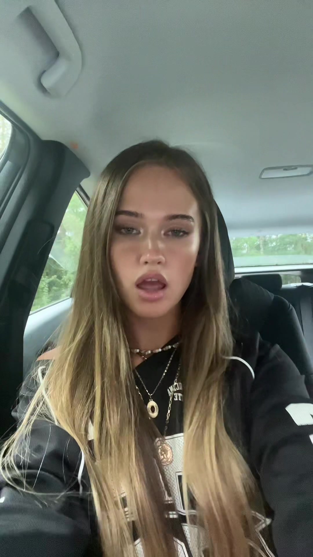 @nia
