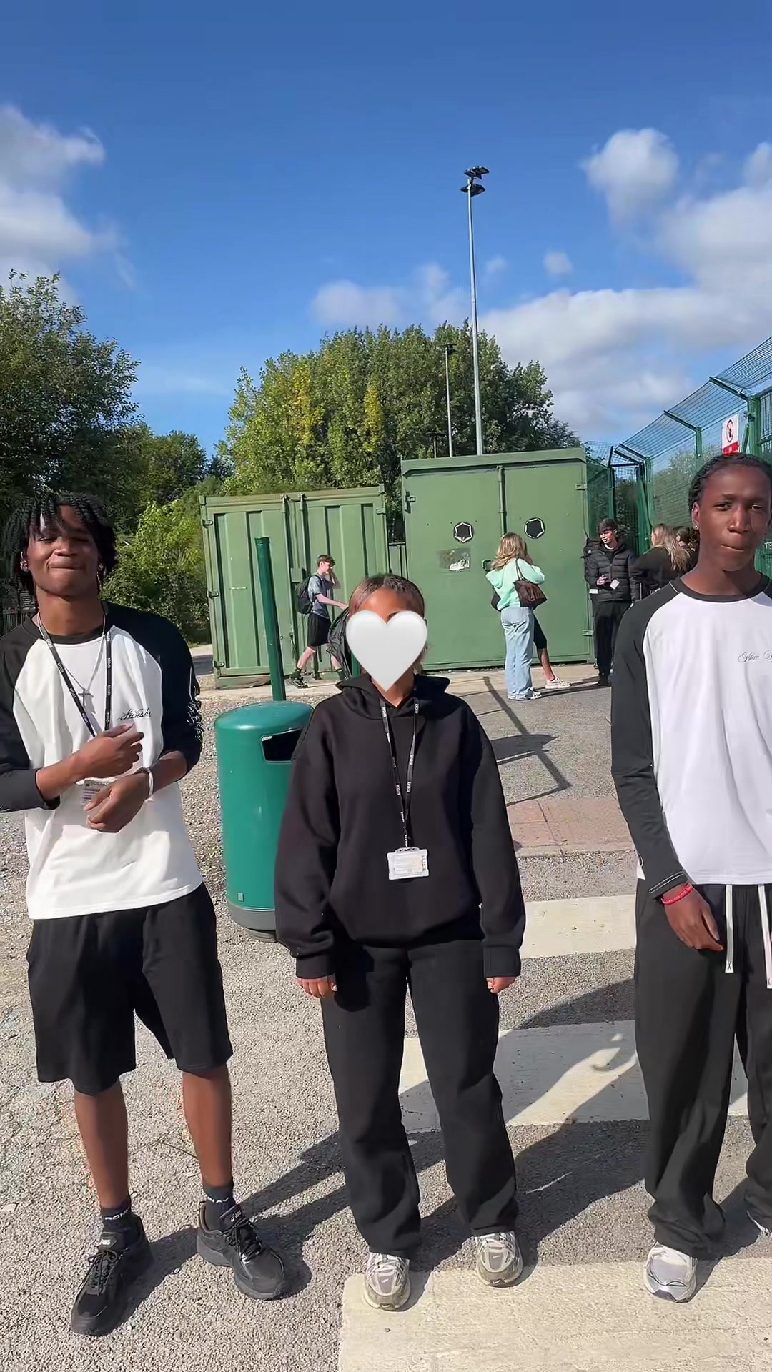 @ₕₐₗₗₑ🇬🇧