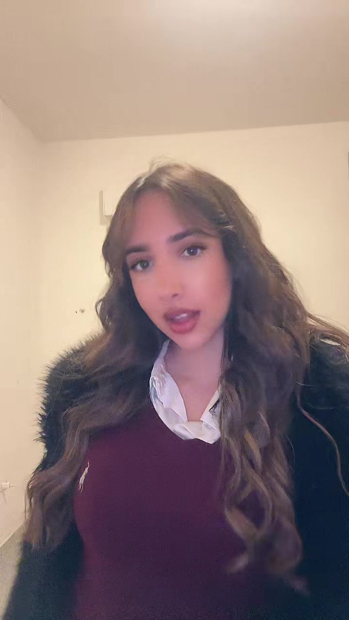 @Vaaleee_02