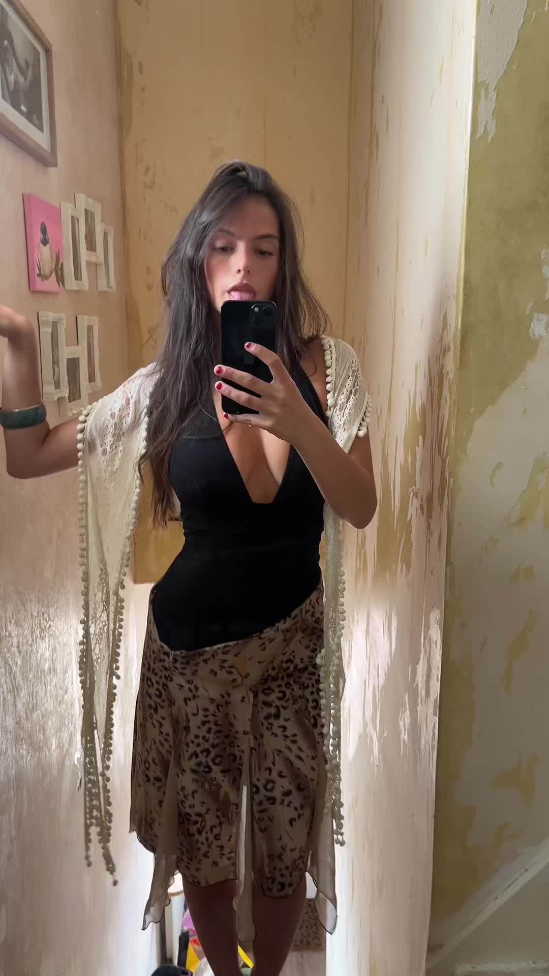 @Ella