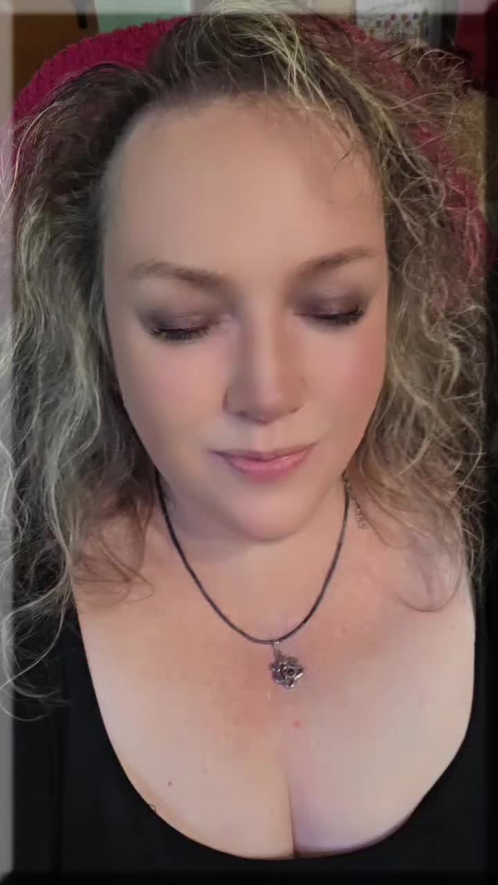 @Heidi 💜🖤