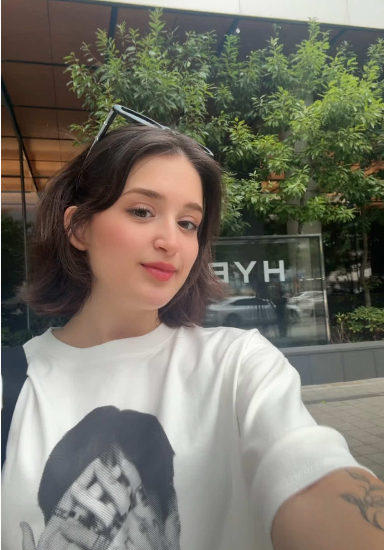 @🦋