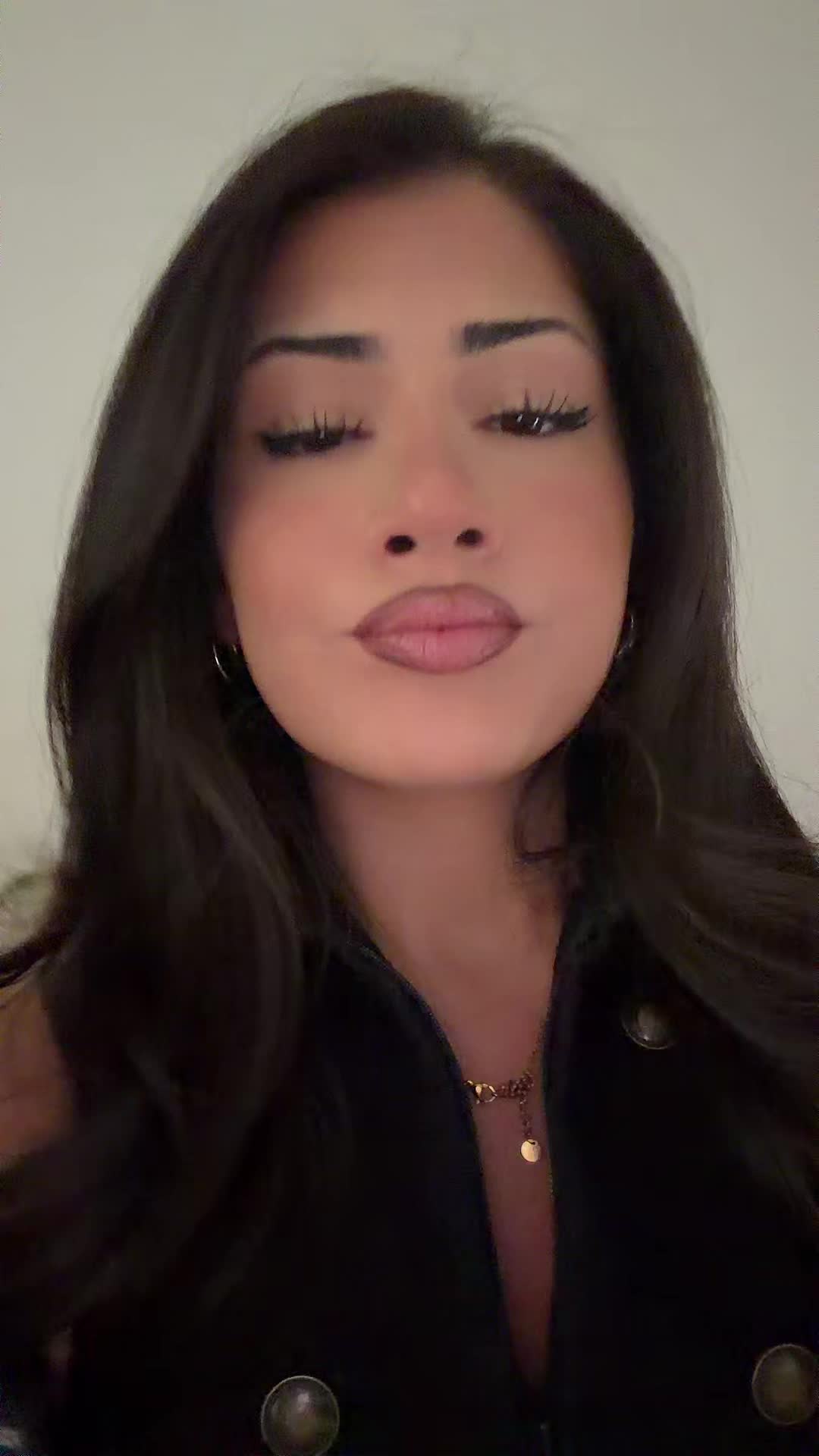 @Dilos