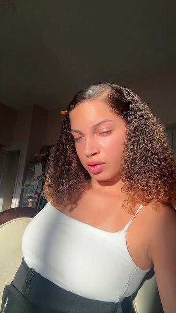 @AK🌸