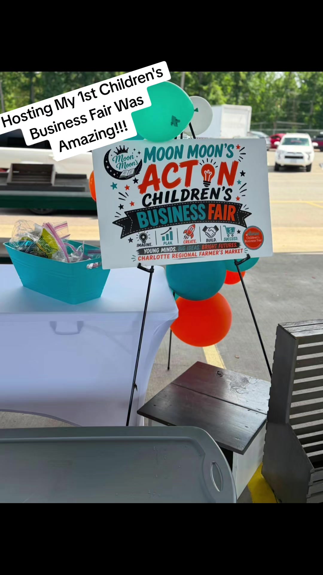 @LifeWithMoonMoon