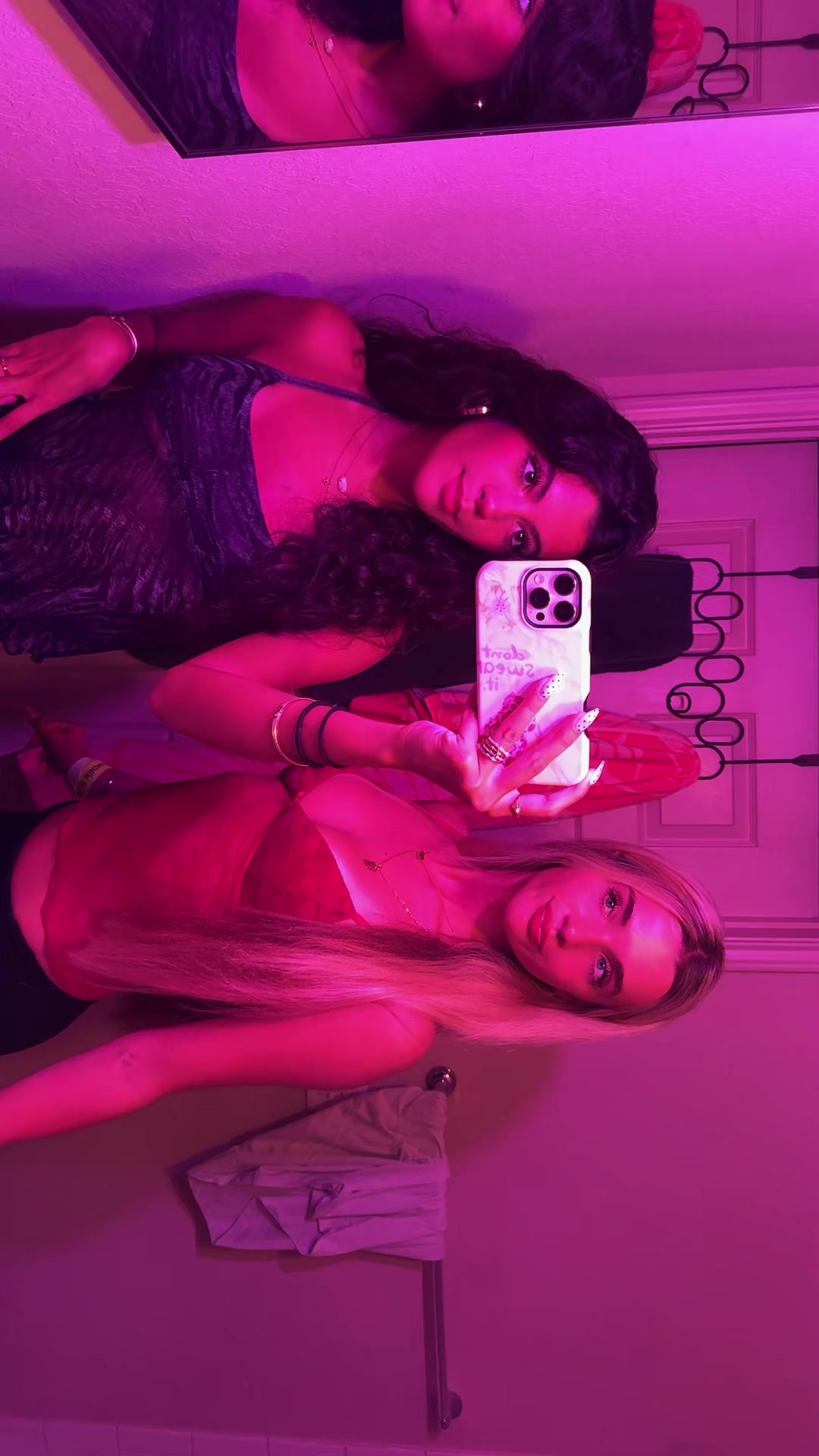 @thatblondandbrunete
