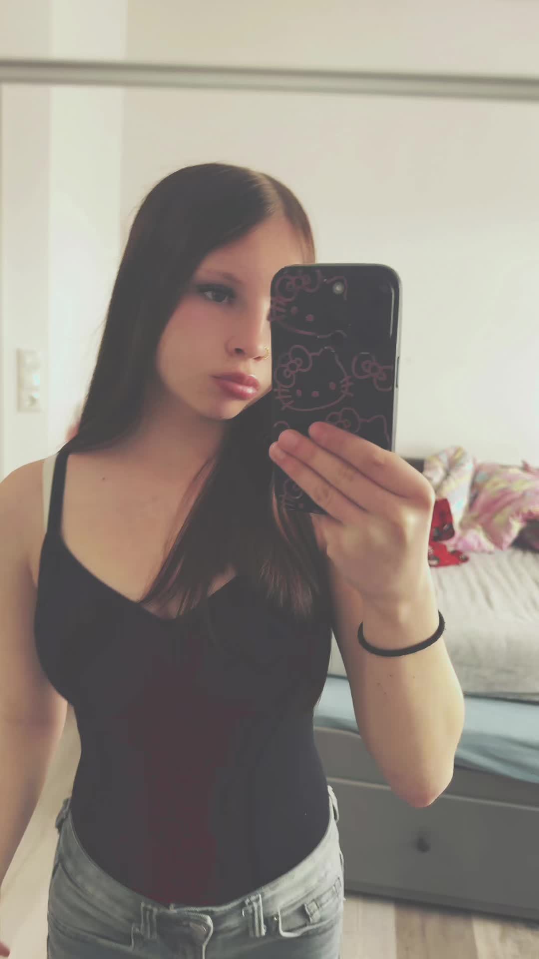 @🫰🏻