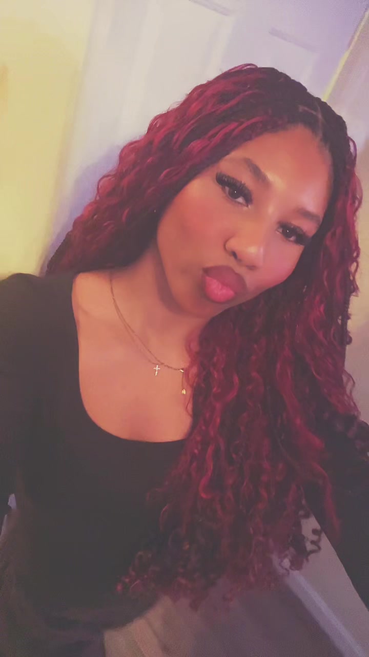 @Hxllara 𖣂