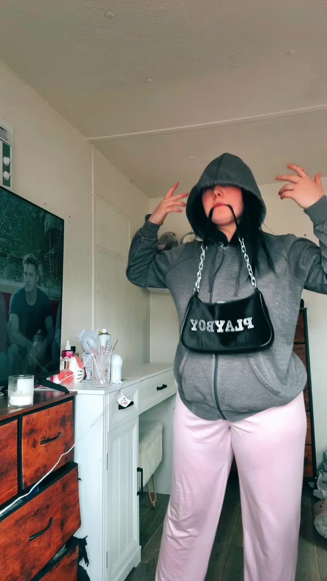 @𝓒𝓮𝓻𝓮𝓷𝓲𝓽𝔂 🎀